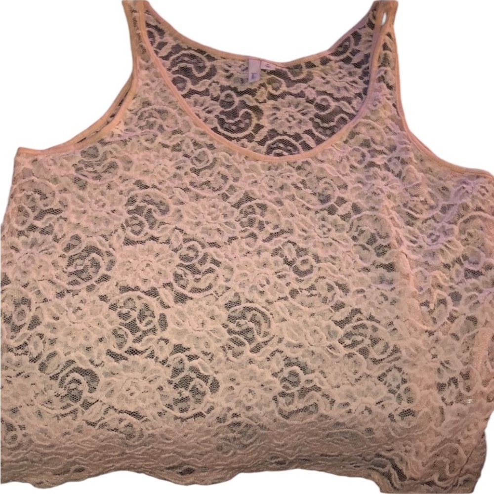 Frenchi size medium  pink cropped lace camisole great under denim